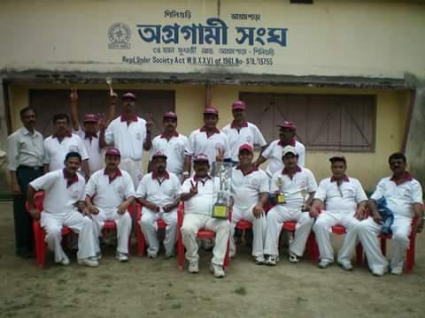 Veteran-Team-Siliguri-Ashrampara-Agragamee-Sangha-Veterans-T-20-Invitation-Cricket-Tournament-2009